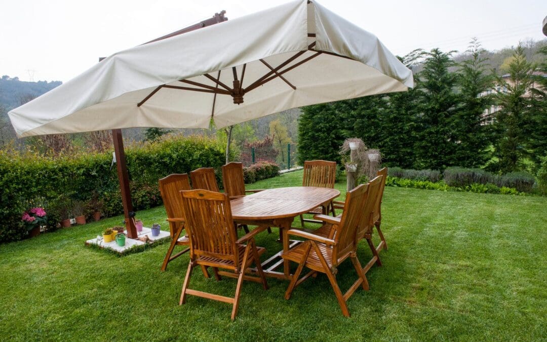 Idee per arredare il tuo giardino con il legno